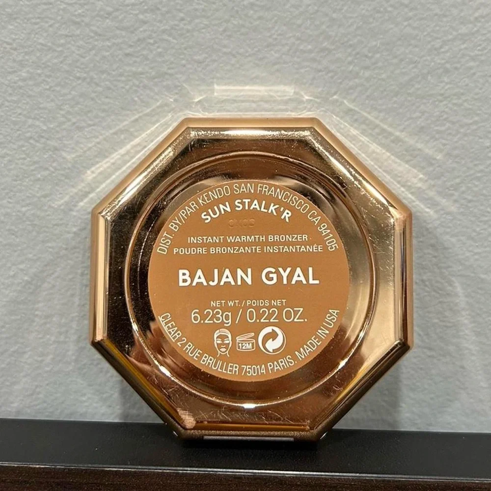 Fenty Beauty by Rihanna Instant Warmth Bronzer.